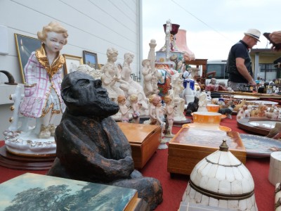 Antiques market 14.08.2022-DSCF7628.jpg