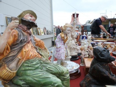 Antiques market 14.08.2022-DSCF7629.jpg