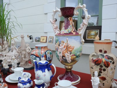 Antiques market 14.08.2022-DSCF7631.jpg