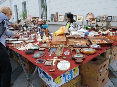 Antiques market 14.08.2022-DSCF7633.jpg