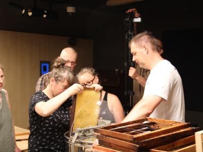 Včelárske workshopy 7-11.07.2021-warsztaty_pszczelarskie_2021_124.JPG