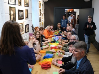 Vernisáž výstavy „Kiedy wełna spotka len“ 27.05.2022-kiedy-welna-spotka-len-28.JPG