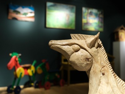 Vernissage of the exhibition ”Folk themes in the works od students of the T. Brzozowski State School of Fine Arts in Krosno” 1.04.2022-wernisaz-35.JPG