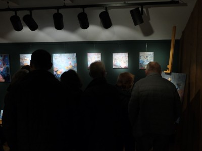 Wernisaż wystawy "Z głową w chmurach"-019.jpg