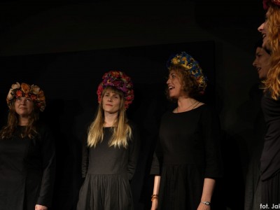 Wernisaż wystawy "Smaryda". Koncert zespołu Akademia Głosów Tradycji 05.06.2021-wernisaz_wystawy_koncert_05.06.2021_47.jpg